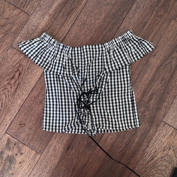 Gingham Print Off-Shoulder Top - Picture 2 of 2